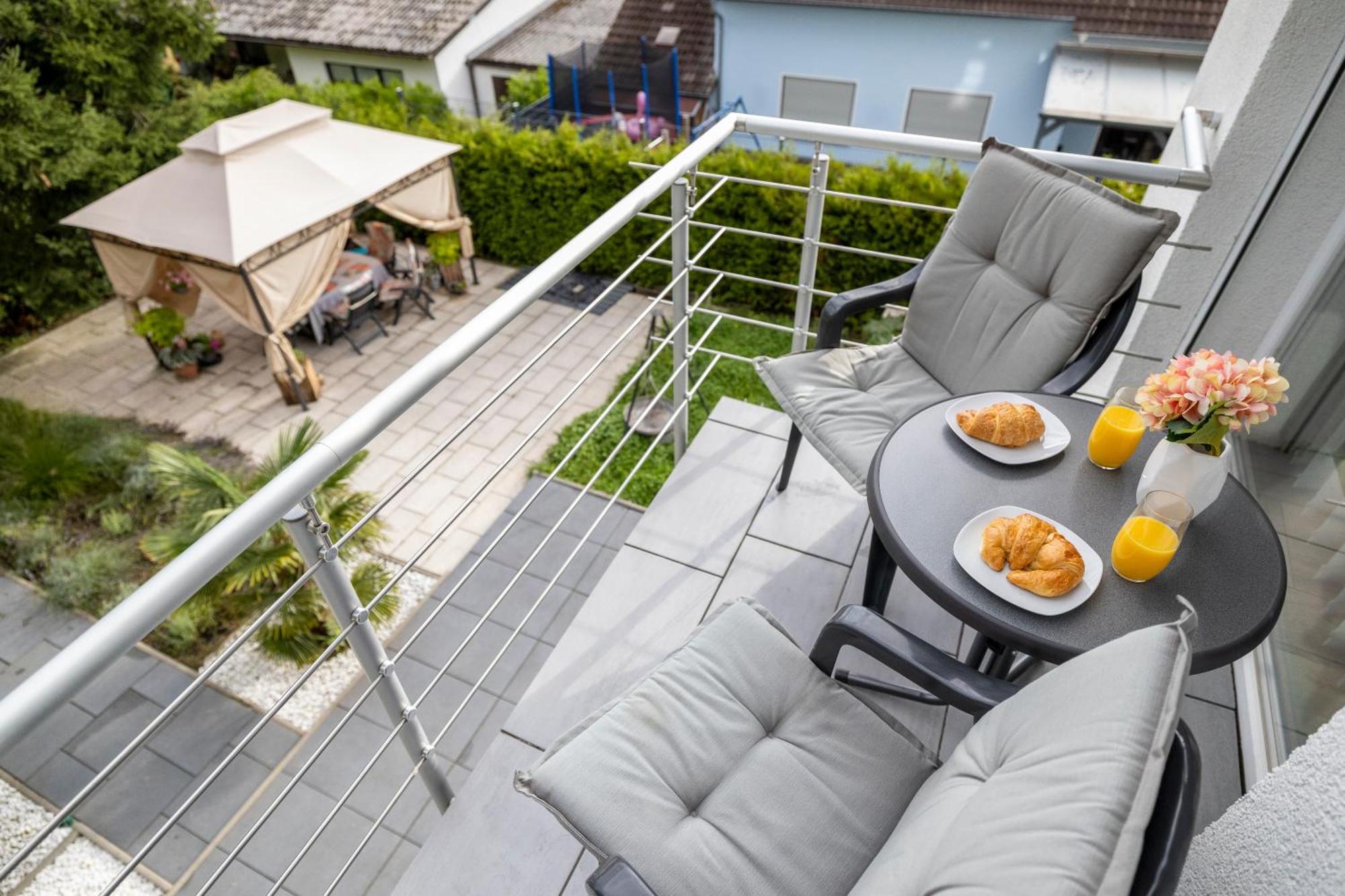 Design Maisonette - 24H Self-Check-In - Bis 7 Pers - In Direkter Weihernaehe - Parkplatz - Wifi - Balkon -Terrasse - Radwege Schiffweiler Kültér fotó