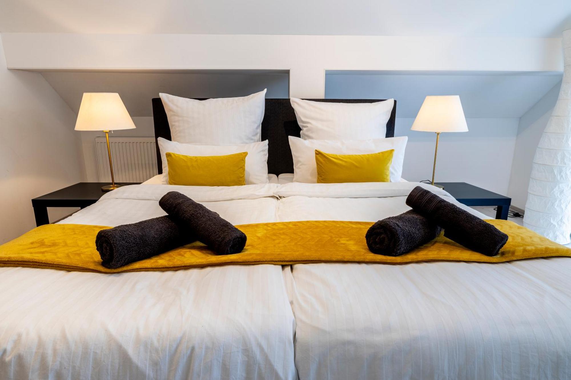 Design Maisonette - 24H Self-Check-In - Bis 7 Pers - In Direkter Weihernaehe - Parkplatz - Wifi - Balkon -Terrasse - Radwege Schiffweiler Kültér fotó
