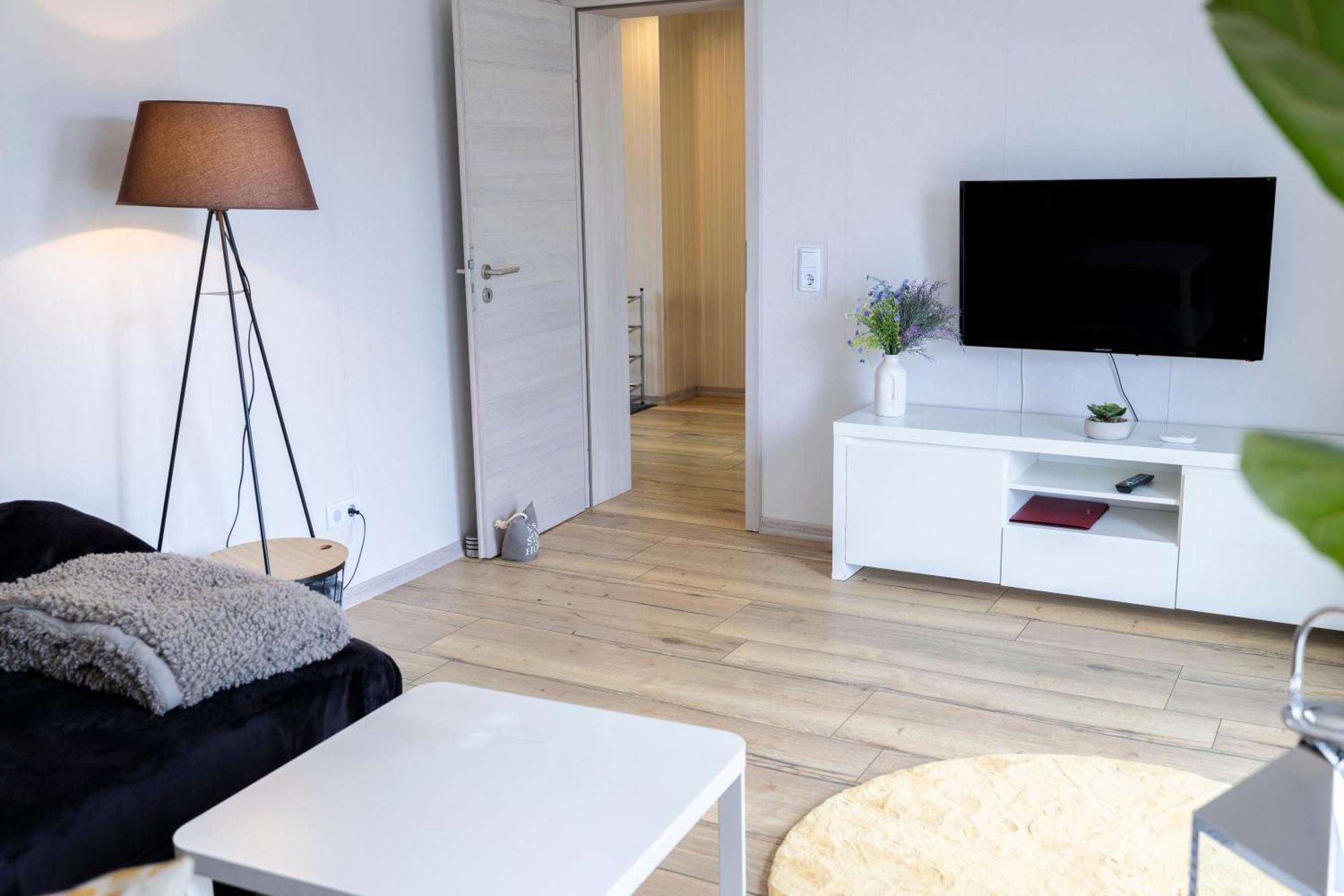 Design Maisonette - 24H Self-Check-In - Bis 7 Pers - In Direkter Weihernaehe - Parkplatz - Wifi - Balkon -Terrasse - Radwege Schiffweiler Kültér fotó