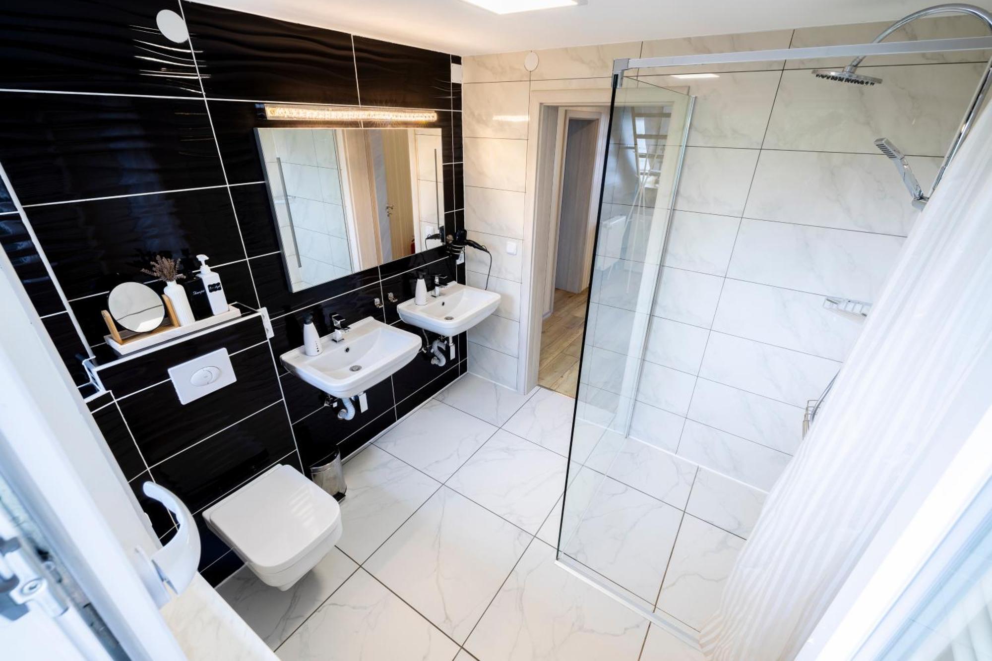 Design Maisonette - 24H Self-Check-In - Bis 7 Pers - In Direkter Weihernaehe - Parkplatz - Wifi - Balkon -Terrasse - Radwege Schiffweiler Kültér fotó