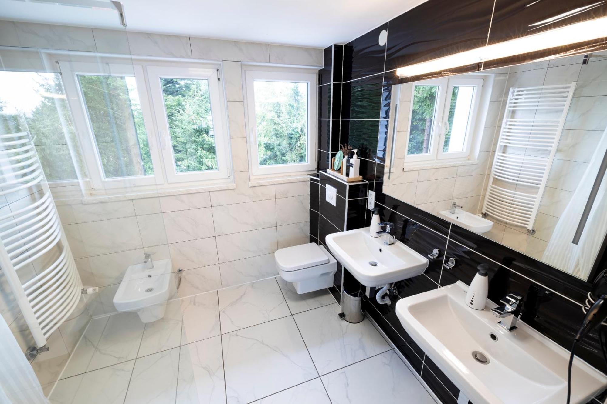 Design Maisonette - 24H Self-Check-In - Bis 7 Pers - In Direkter Weihernaehe - Parkplatz - Wifi - Balkon -Terrasse - Radwege Schiffweiler Kültér fotó